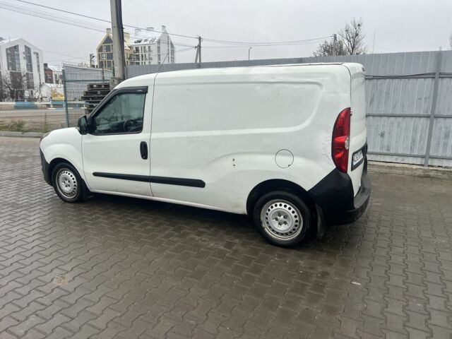 Белый Опель Комбо груз.-пасс., объемом двигателя 1.6 л и пробегом 250 тыс. км за 4500 $, фото 1 на Automoto.ua