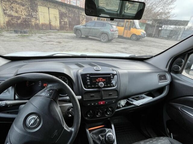 Білий Опель Комбо вант.-пас., об'ємом двигуна 1.6 л та пробігом 300 тис. км за 6400 $, фото 7 на Automoto.ua