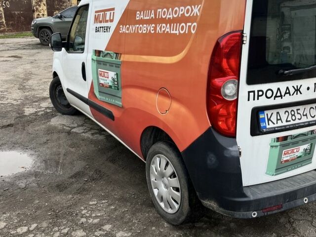 Білий Опель Комбо вант.-пас., об'ємом двигуна 1.6 л та пробігом 300 тис. км за 6400 $, фото 1 на Automoto.ua