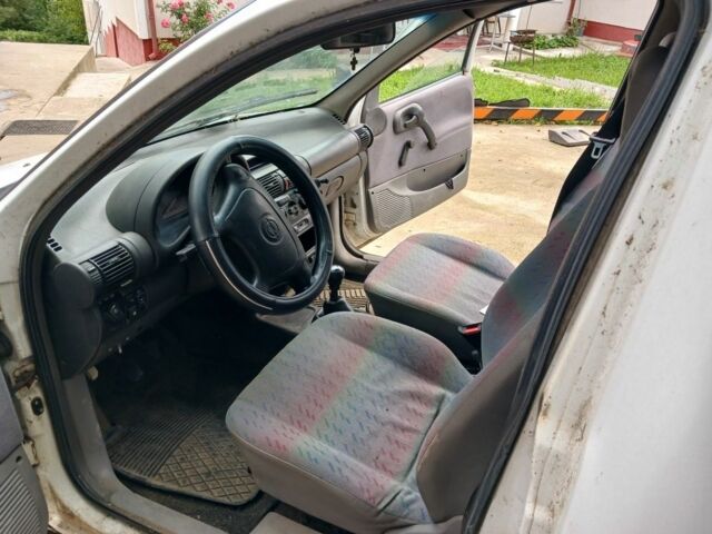 Білий Опель Комбо вант.-пас., об'ємом двигуна 1.7 л та пробігом 426 тис. км за 1200 $, фото 5 на Automoto.ua