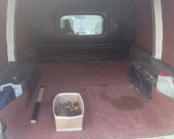 Белый Опель Комбо груз.-пасс., объемом двигателя 1.4 л и пробегом 450 тыс. км за 1250 $, фото 15 на Automoto.ua