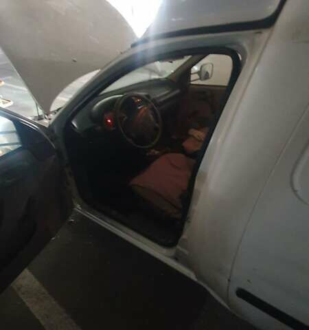 Опель Комбо груз.-пасс. 1996 в Киеве на Automoto.ua Белый Опель Комбо груз.-пасс., объемом двигателя 1.7 л и пробегом 373 тыс. км за 1400 $, фото 2 на Automoto.ua