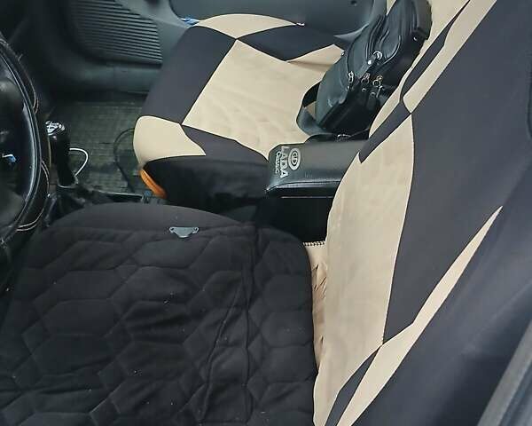 Білий Опель Комбо вант.-пас., об'ємом двигуна 1.4 л та пробігом 200 тис. км за 900 $, фото 5 на Automoto.ua