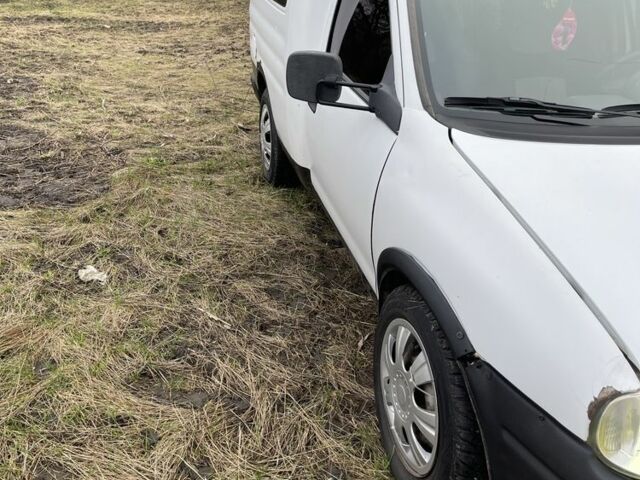 Білий Опель Комбо вант.-пас., об'ємом двигуна 1.4 л та пробігом 383 тис. км за 1300 $, фото 1 на Automoto.ua
