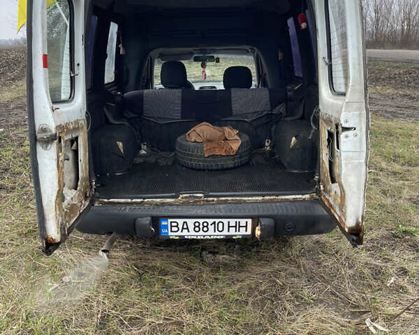 Белый Опель Комбо груз.-пасс., объемом двигателя 1.4 л и пробегом 383 тыс. км за 1300 $, фото 6 на Automoto.ua