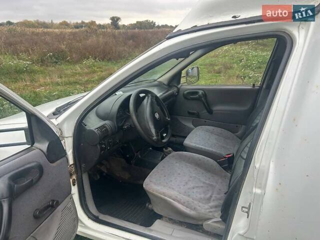 Білий Опель Комбо вант.-пас., об'ємом двигуна 1.7 л та пробігом 370 тис. км за 1500 $, фото 9 на Automoto.ua