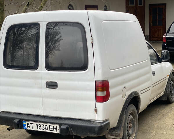 Белый Опель Комбо груз.-пасс., объемом двигателя 1.7 л и пробегом 326 тыс. км за 1750 $, фото 5 на Automoto.ua