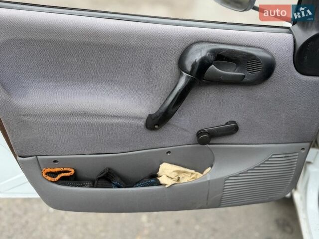 Білий Опель Комбо вант.-пас., об'ємом двигуна 1.7 л та пробігом 345 тис. км за 2450 $, фото 8 на Automoto.ua