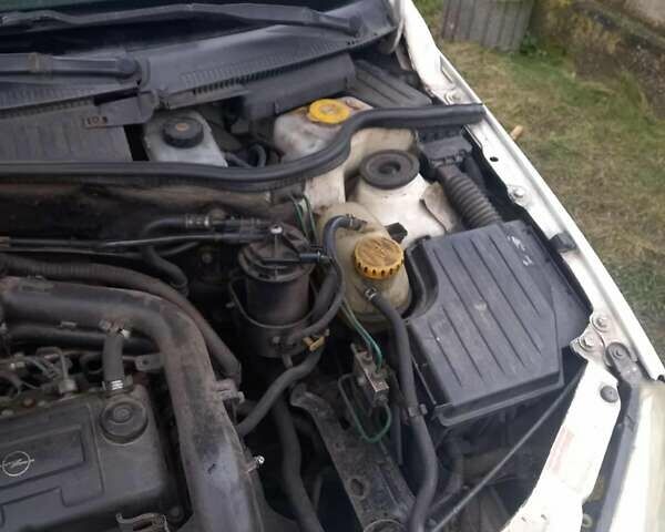 Белый Опель Комбо груз.-пасс., объемом двигателя 1.7 л и пробегом 455 тыс. км за 2500 $, фото 19 на Automoto.ua