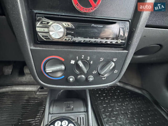 Белый Опель Комбо груз.-пасс., объемом двигателя 1.69 л и пробегом 299 тыс. км за 2999 $, фото 36 на Automoto.ua