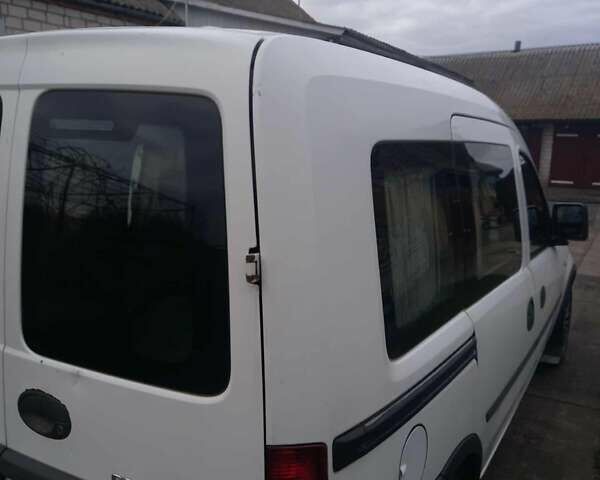 Белый Опель Комбо груз.-пасс., объемом двигателя 1.7 л и пробегом 455 тыс. км за 2500 $, фото 5 на Automoto.ua