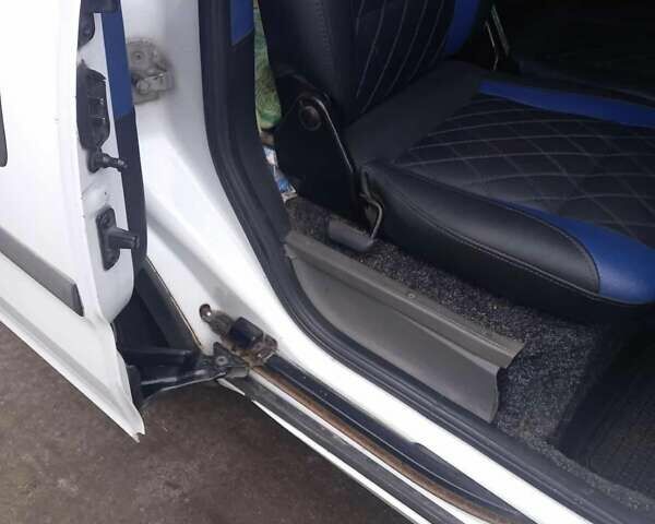 Белый Опель Комбо груз.-пасс., объемом двигателя 1.7 л и пробегом 455 тыс. км за 2500 $, фото 12 на Automoto.ua