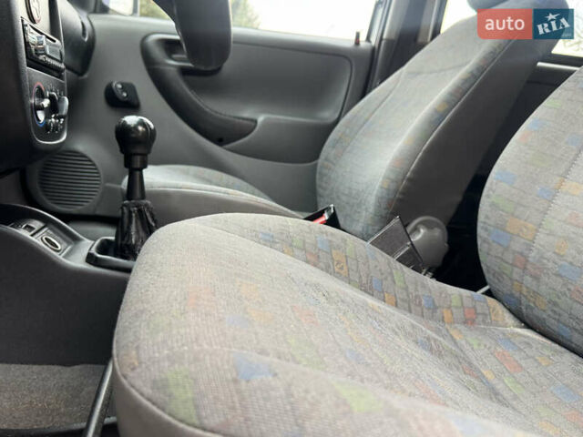 Белый Опель Комбо груз.-пасс., объемом двигателя 1.69 л и пробегом 299 тыс. км за 2999 $, фото 31 на Automoto.ua