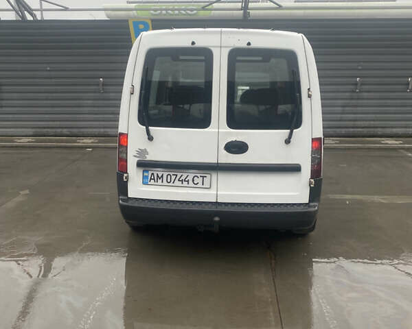 Білий Опель Комбо вант.-пас., об'ємом двигуна 1.69 л та пробігом 413 тис. км за 3500 $, фото 4 на Automoto.ua