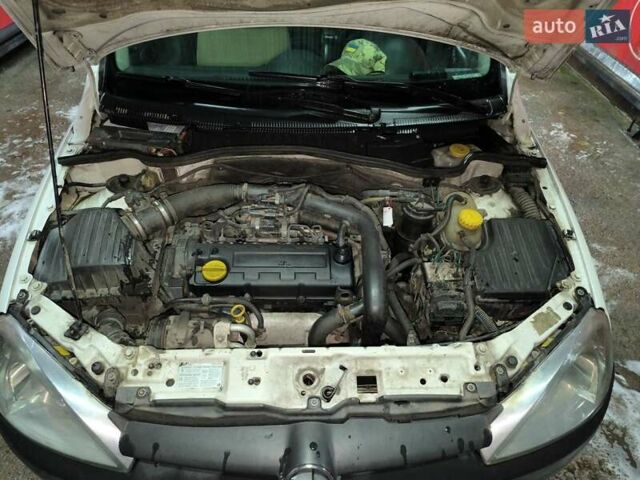 Белый Опель Комбо груз.-пасс., объемом двигателя 1.69 л и пробегом 475 тыс. км за 3500 $, фото 37 на Automoto.ua