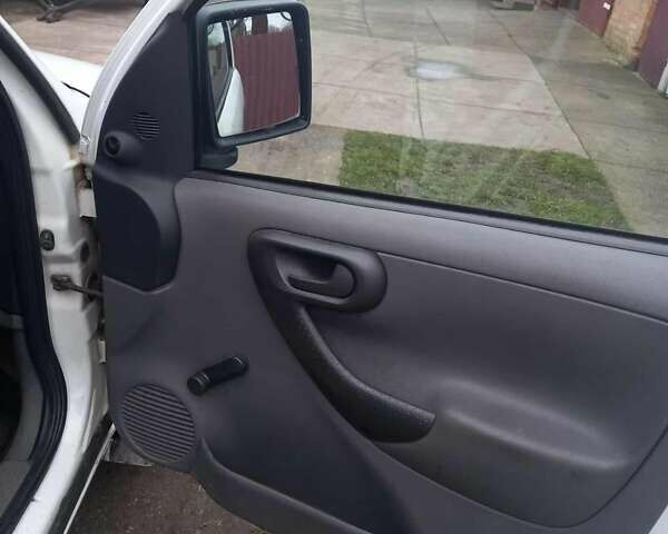 Белый Опель Комбо груз.-пасс., объемом двигателя 1.7 л и пробегом 455 тыс. км за 2500 $, фото 14 на Automoto.ua