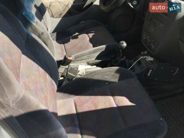 Белый Опель Комбо груз.-пасс., объемом двигателя 1.7 л и пробегом 447 тыс. км за 3000 $, фото 5 на Automoto.ua