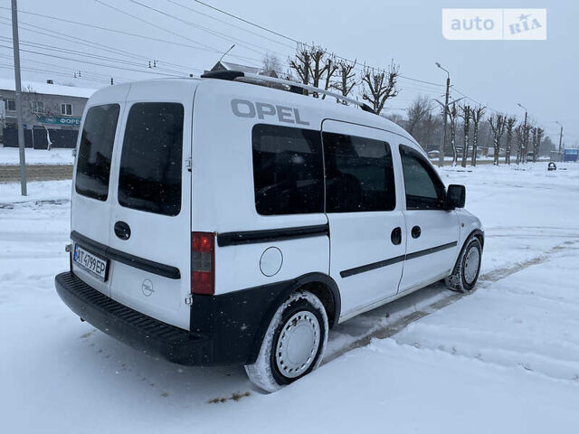 Білий Опель Комбо вант.-пас., об'ємом двигуна 1.7 л та пробігом 280 тис. км за 3150 $, фото 62 на Automoto.ua