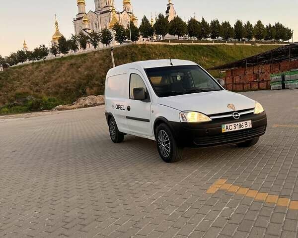 Белый Опель Комбо груз.-пасс., объемом двигателя 1.7 л и пробегом 2 тыс. км за 2200 $, фото 11 на Automoto.ua