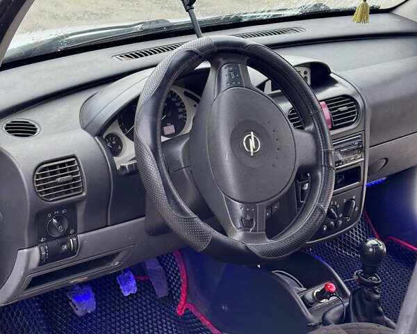 Белый Опель Комбо груз.-пасс., объемом двигателя 1.7 л и пробегом 350 тыс. км за 3500 $, фото 7 на Automoto.ua