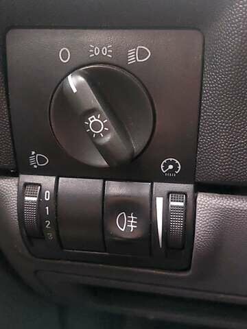 Белый Опель Комбо груз.-пасс., объемом двигателя 1.7 л и пробегом 310 тыс. км за 2350 $, фото 16 на Automoto.ua