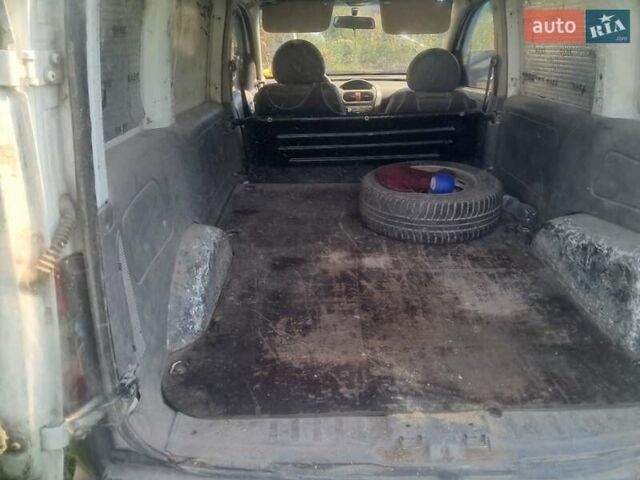 Белый Опель Комбо груз.-пасс., объемом двигателя 1.7 л и пробегом 330 тыс. км за 1000 $, фото 5 на Automoto.ua