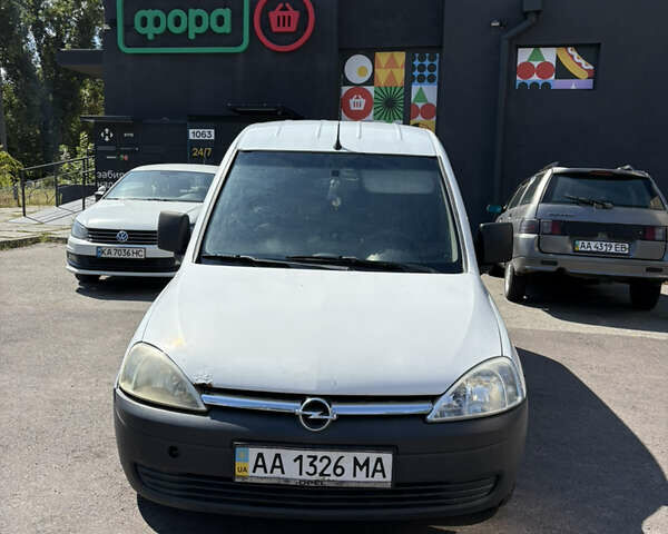 Белый Опель Комбо груз.-пасс., объемом двигателя 1.7 л и пробегом 537 тыс. км за 3900 $, фото 3 на Automoto.ua
