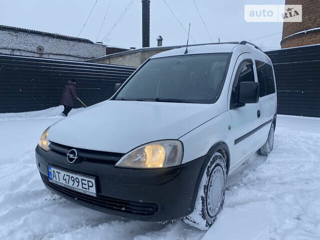 Білий Опель Комбо вант.-пас., об'ємом двигуна 1.7 л та пробігом 280 тис. км за 3150 $, фото 10 на Automoto.ua