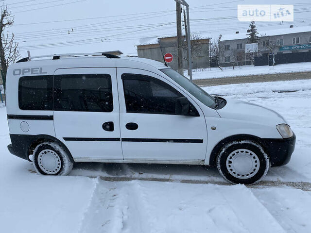 Білий Опель Комбо вант.-пас., об'ємом двигуна 1.7 л та пробігом 280 тис. км за 3150 $, фото 33 на Automoto.ua