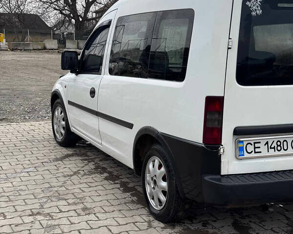 Белый Опель Комбо груз.-пасс., объемом двигателя 1.7 л и пробегом 350 тыс. км за 3500 $, фото 4 на Automoto.ua