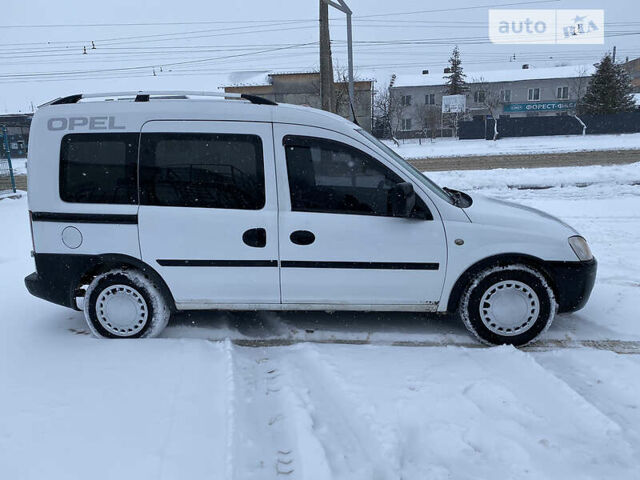 Белый Опель Комбо груз.-пасс., объемом двигателя 1.7 л и пробегом 280 тыс. км за 3150 $, фото 60 на Automoto.ua