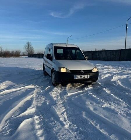 Белый Опель Комбо груз.-пасс., объемом двигателя 1.69 л и пробегом 303 тыс. км за 3000 $, фото 1 на Automoto.ua