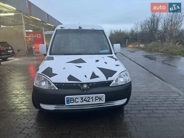 Опель Комбо груз.-пасс. 2003 в Калуше на Automoto.ua Белый Опель Комбо груз.-пасс., объемом двигателя 1.69 л и пробегом 350 тыс. км за 3888 $, фото 2 на Automoto.ua