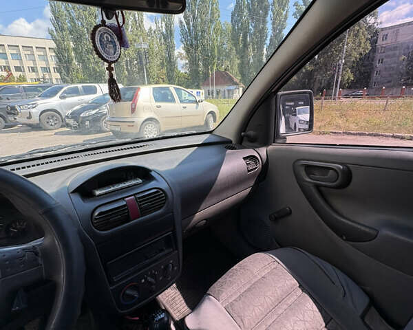 Белый Опель Комбо груз.-пасс., объемом двигателя 1.7 л и пробегом 537 тыс. км за 3900 $, фото 14 на Automoto.ua