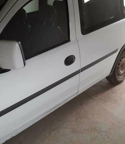 Білий Опель Комбо вант.-пас., об'ємом двигуна 1.69 л та пробігом 408 тис. км за 3300 $, фото 2 на Automoto.ua