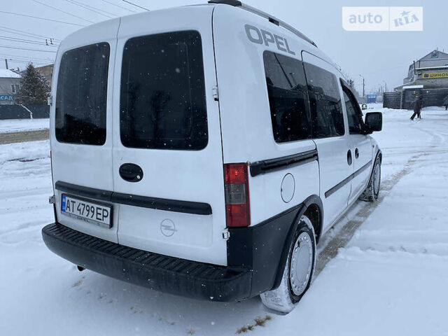 Білий Опель Комбо вант.-пас., об'ємом двигуна 1.7 л та пробігом 280 тис. км за 3150 $, фото 63 на Automoto.ua