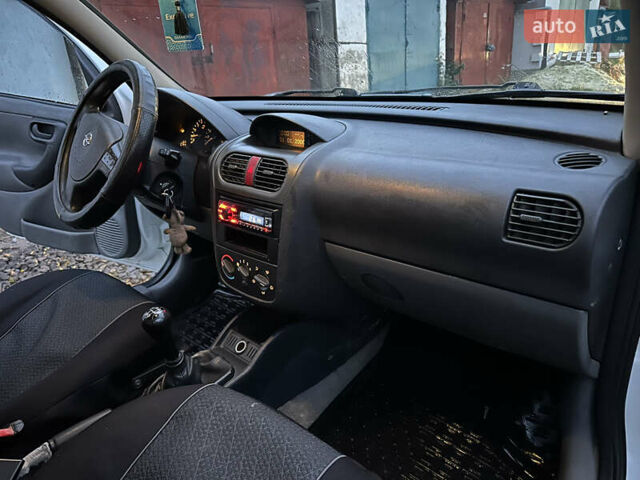 Белый Опель Комбо груз.-пасс., объемом двигателя 1.7 л и пробегом 270 тыс. км за 2650 $, фото 25 на Automoto.ua