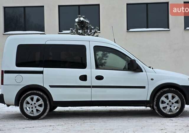Белый Опель Комбо груз.-пасс., объемом двигателя 1.7 л и пробегом 379 тыс. км за 3550 $, фото 29 на Automoto.ua