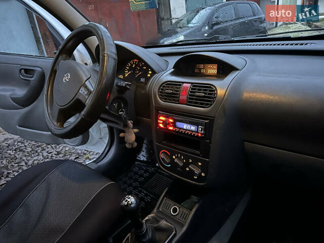 Белый Опель Комбо груз.-пасс., объемом двигателя 1.7 л и пробегом 270 тыс. км за 2650 $, фото 26 на Automoto.ua