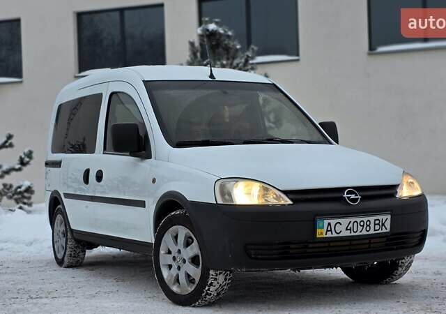 Белый Опель Комбо груз.-пасс., объемом двигателя 1.7 л и пробегом 379 тыс. км за 3550 $, фото 24 на Automoto.ua