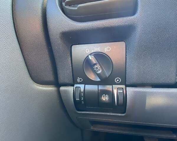 Белый Опель Комбо груз.-пасс., объемом двигателя 1.7 л и пробегом 442 тыс. км за 3300 $, фото 10 на Automoto.ua