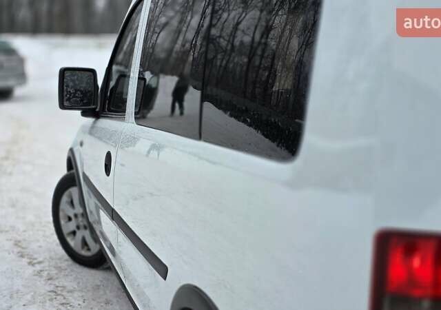 Белый Опель Комбо груз.-пасс., объемом двигателя 1.7 л и пробегом 379 тыс. км за 3550 $, фото 17 на Automoto.ua