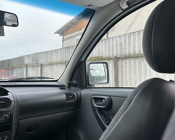 Білий Опель Комбо вант.-пас., об'ємом двигуна 1.7 л та пробігом 281 тис. км за 4100 $, фото 10 на Automoto.ua