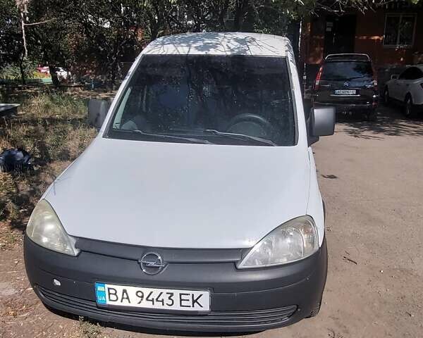 Білий Опель Комбо вант.-пас., об'ємом двигуна 1.69 л та пробігом 350 тис. км за 3500 $, фото 5 на Automoto.ua
