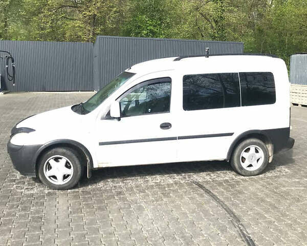 Белый Опель Комбо груз.-пасс., объемом двигателя 1.7 л и пробегом 210 тыс. км за 2950 $, фото 12 на Automoto.ua