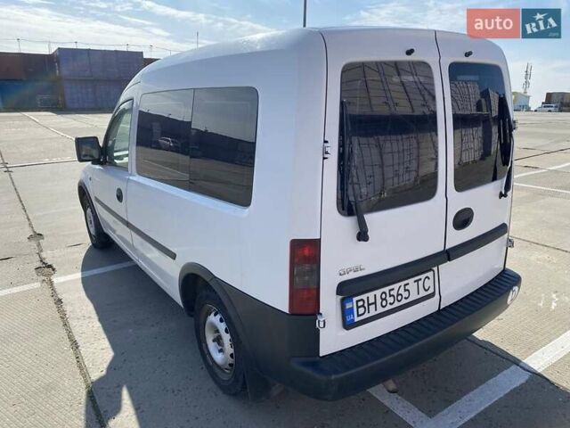 Белый Опель Комбо груз.-пасс., объемом двигателя 1.7 л и пробегом 442 тыс. км за 3300 $, фото 2 на Automoto.ua