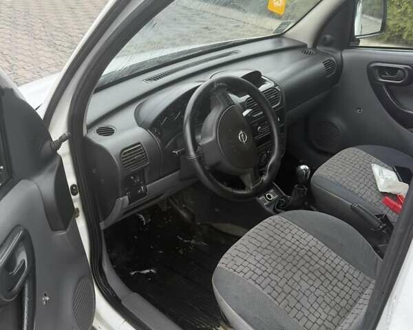 Белый Опель Комбо груз.-пасс., объемом двигателя 1.3 л и пробегом 267 тыс. км за 2700 $, фото 10 на Automoto.ua