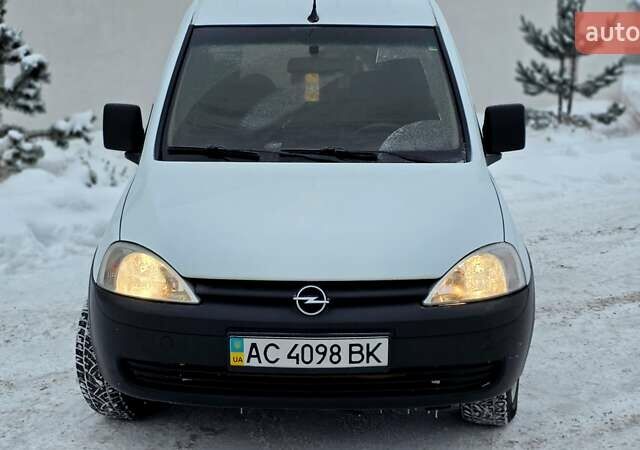 Белый Опель Комбо груз.-пасс., объемом двигателя 1.7 л и пробегом 379 тыс. км за 3550 $, фото 3 на Automoto.ua