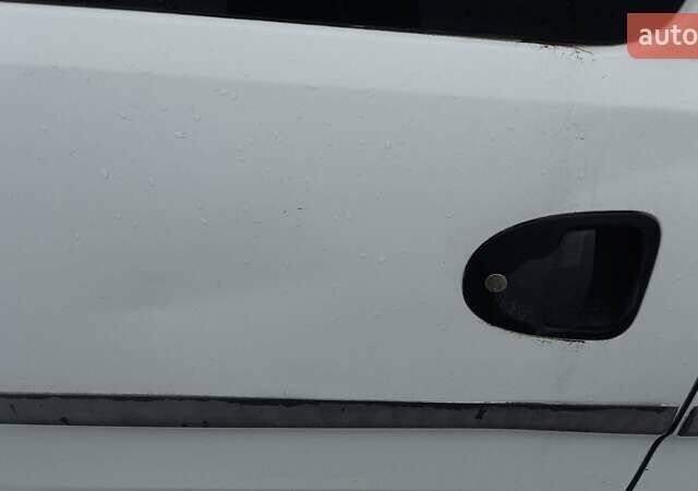 Білий Опель Комбо вант.-пас., об'ємом двигуна 1.69 л та пробігом 310 тис. км за 2900 $, фото 11 на Automoto.ua
