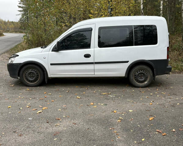 Білий Опель Комбо вант.-пас., об'ємом двигуна 1.3 л та пробігом 285 тис. км за 3600 $, фото 2 на Automoto.ua